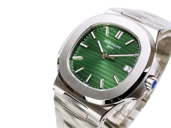 Nautilus Stainless Steel with Green Dial (40mm) 1